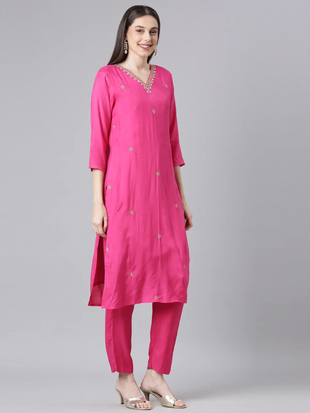 Neerus Pink Solid Straight Kurta and Trousers With Dupatta - Image 4