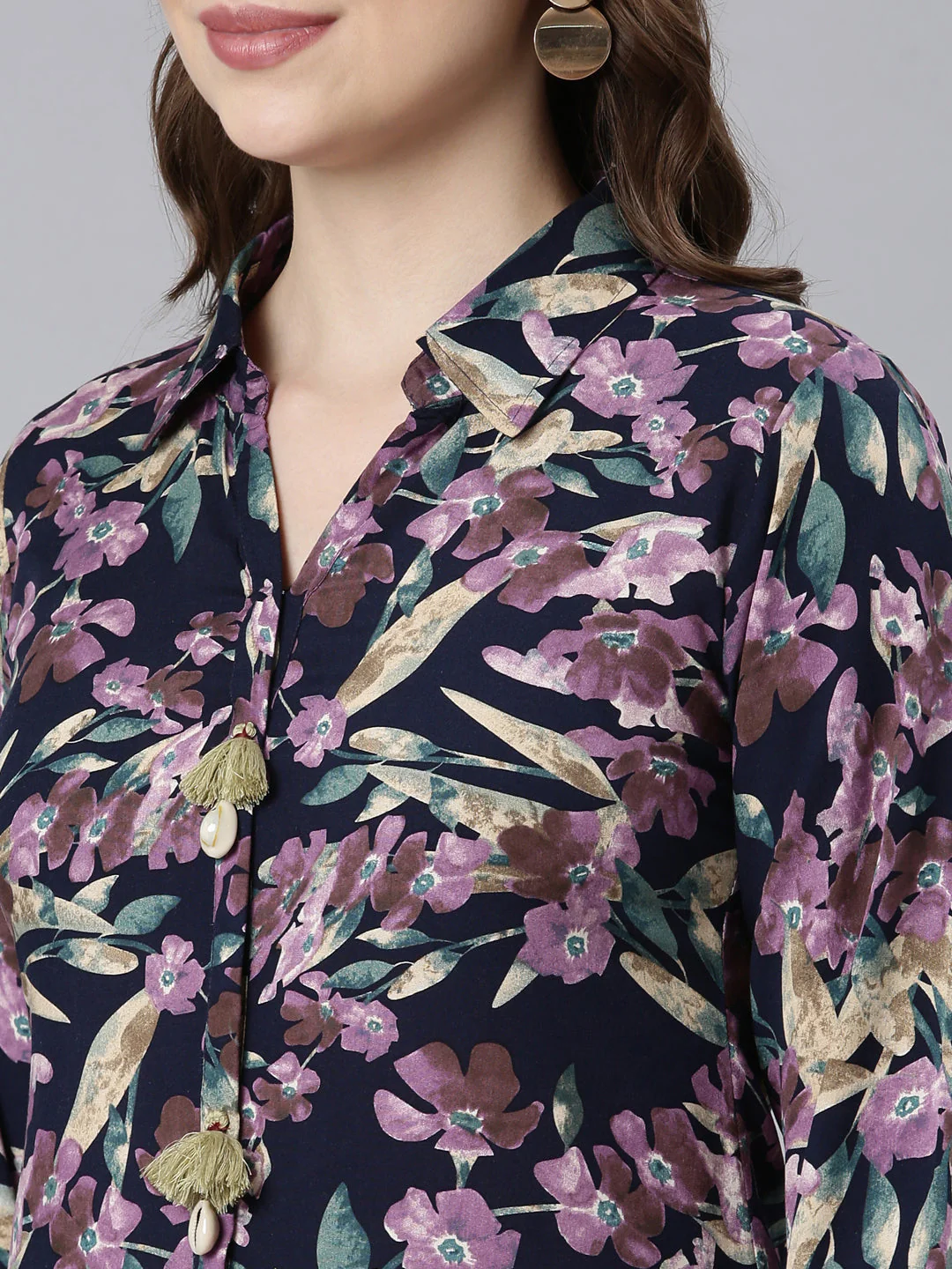 Neerus Printed Panelled Straight Floral Kurta And Trousers - Image 2