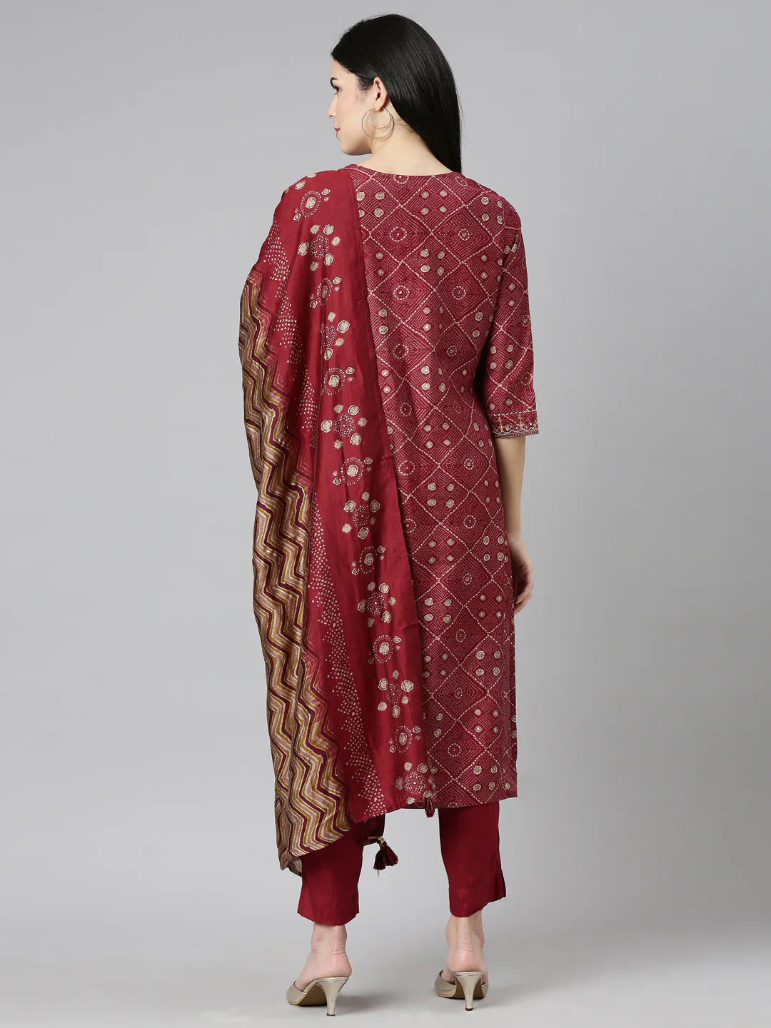 Neerus Purple Regular Straight Printed Kurta And Trousers With Dupatta - Image 3