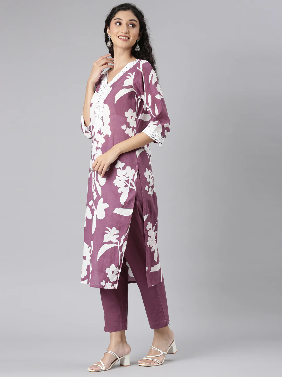 Neerus Purple Straight Casual Floral Kurta and Trouser with Dupatta - Image 2