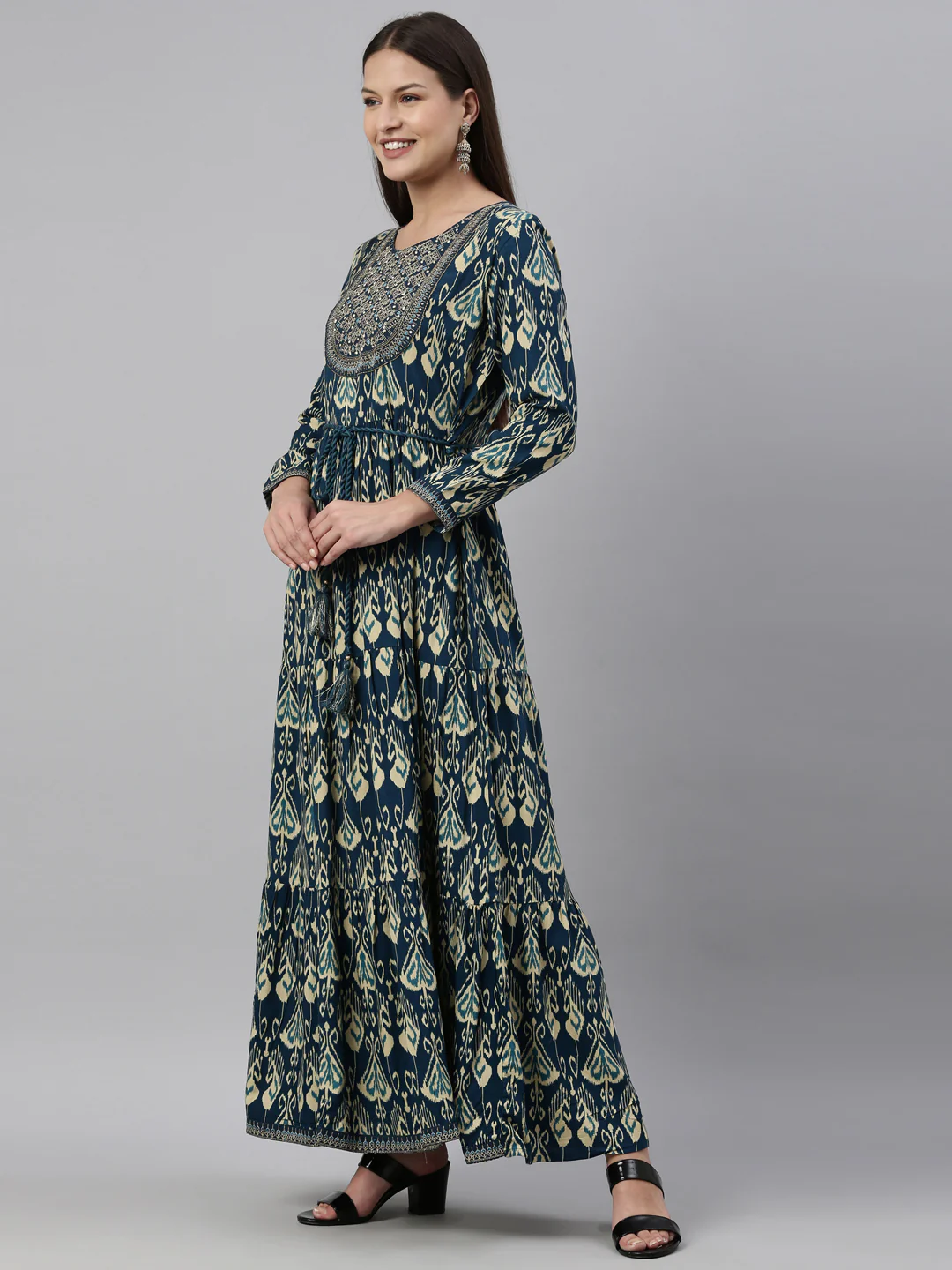 Neerus Rama Color Rayon Fabric Kurta - Image 3