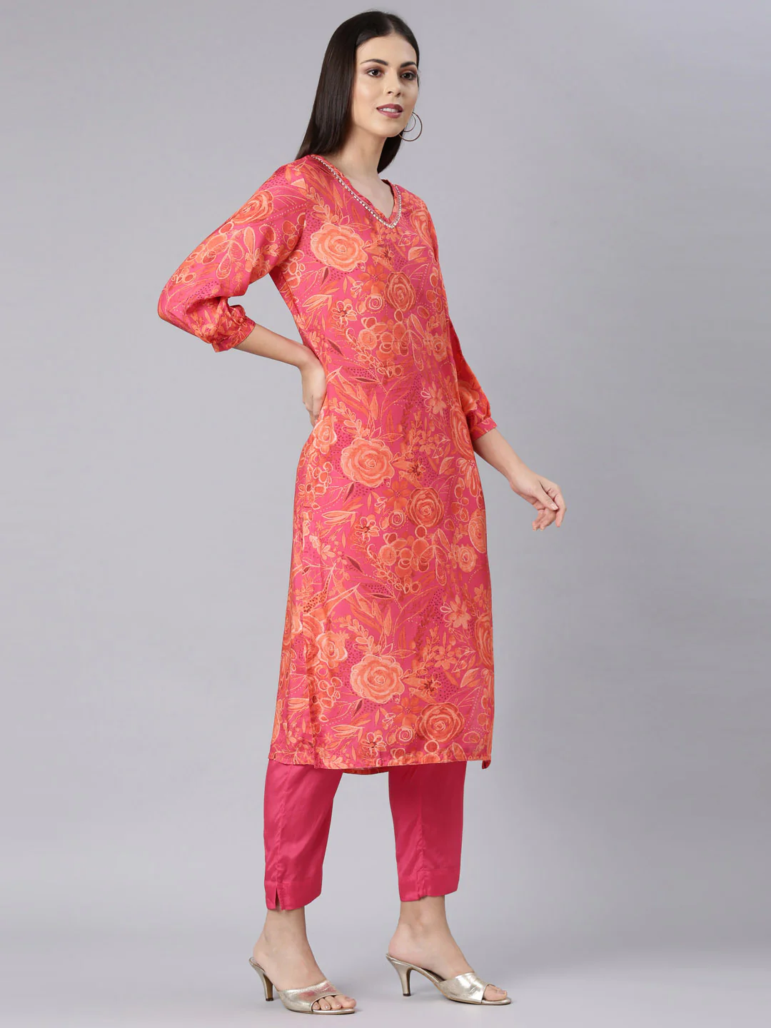 Neerus Red Casual Floral Straight Kurta and Trouser - Image 3