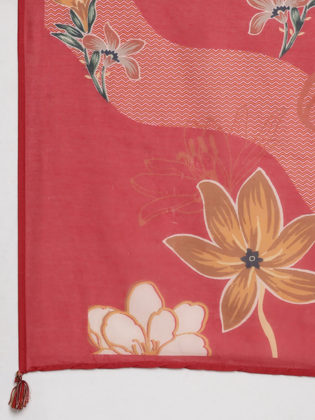 Neerus Red Casual Floral Straight Kurta and Trousers With Dupatta - Image 8
