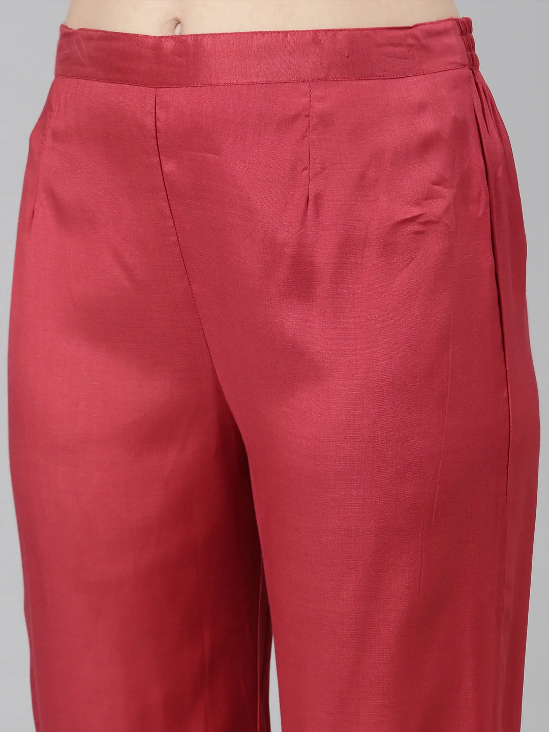 Neerus Red Casual Floral Straight Kurta and Trousers With Dupatta - Image 7