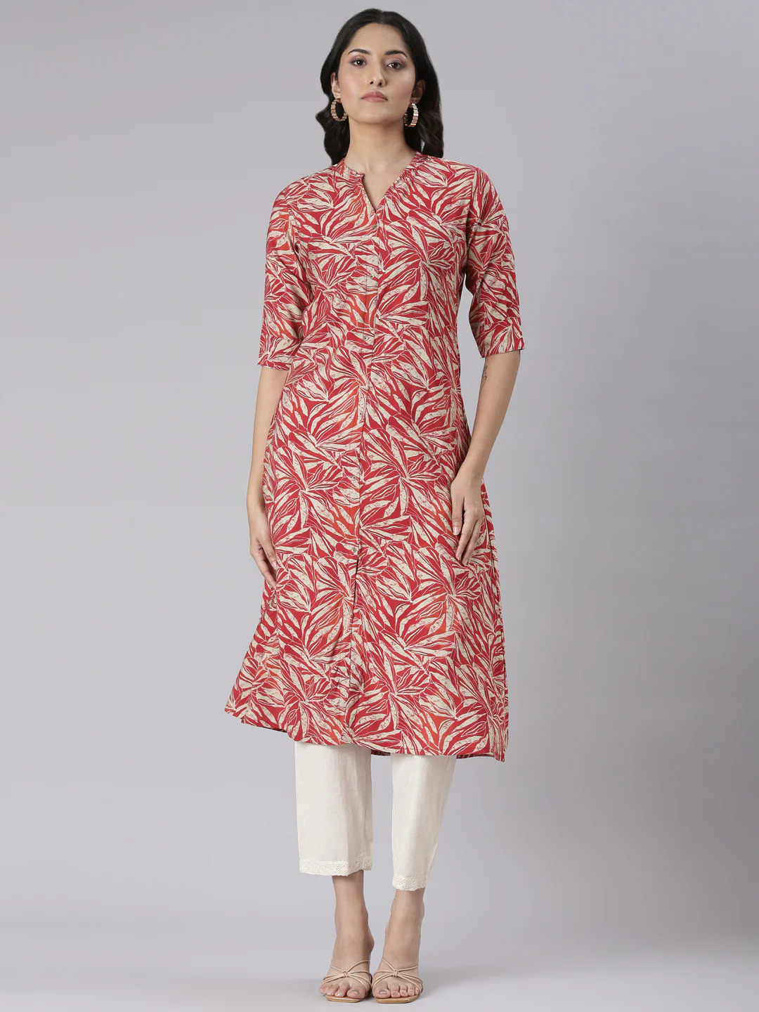 Neerus Red Casual Floral Straight Kurta