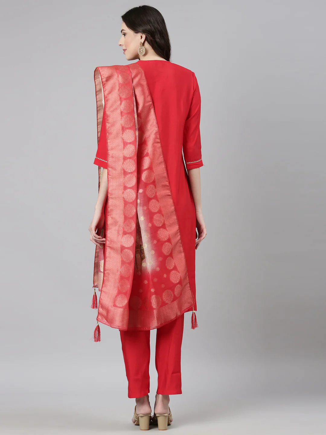 Neerus Red Casual Solid Straight Kurta and Trousers With Dupatta - Image 4