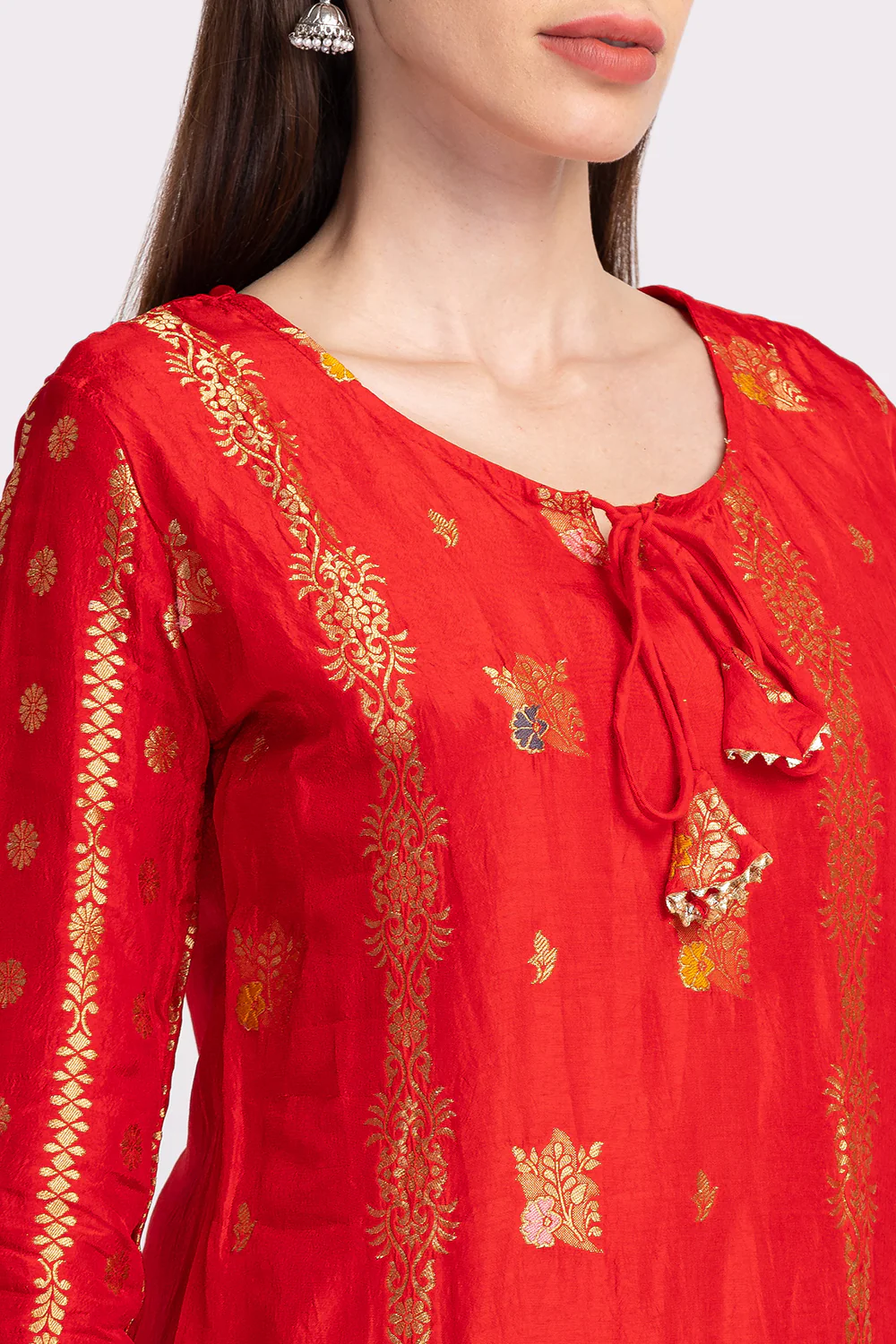 Neerus Red Color Banaras Kurta Trouser With Dupatta - Image 4