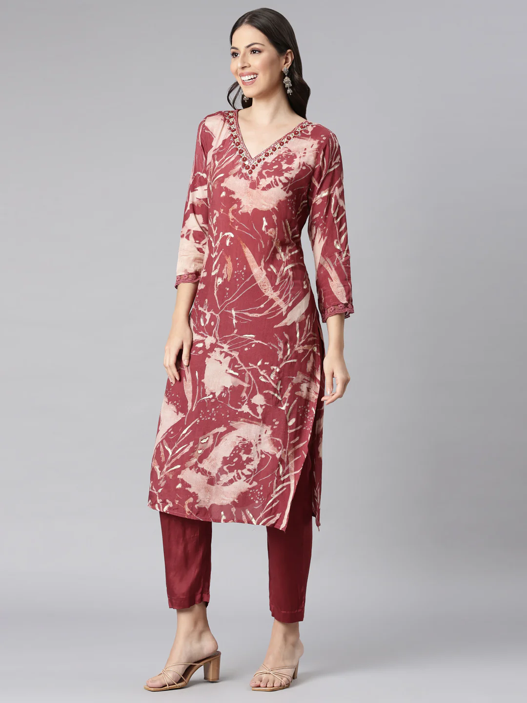 Neerus Red Printed Straight Kurta and Trousers With Dupatta - Image 2