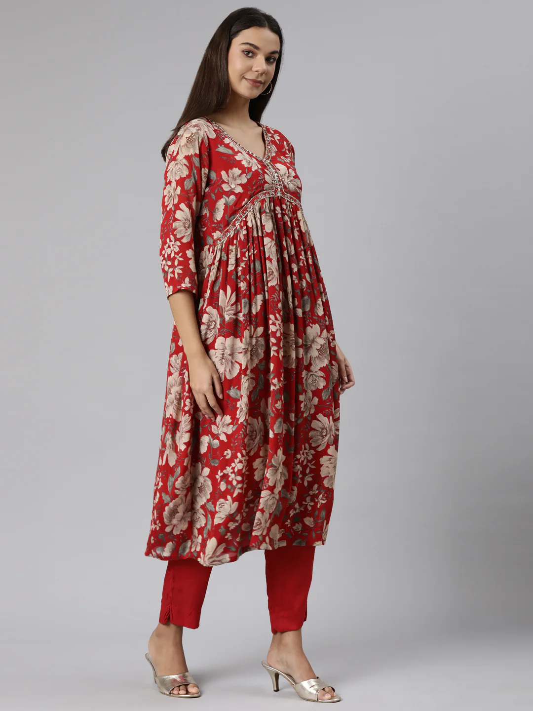 Neerus Red Regular Straight Floral Kurta And Trousers With Dupatta - Image 2