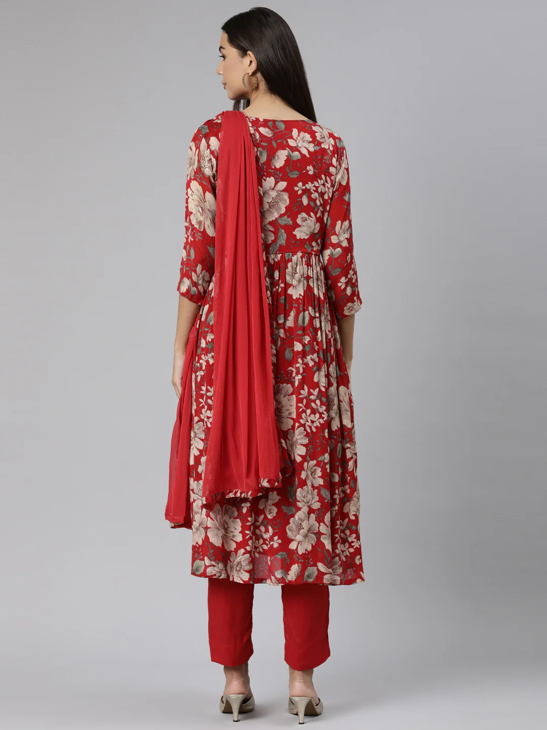 Neerus Red Regular Straight Floral Kurta And Trousers With Dupatta - Image 3