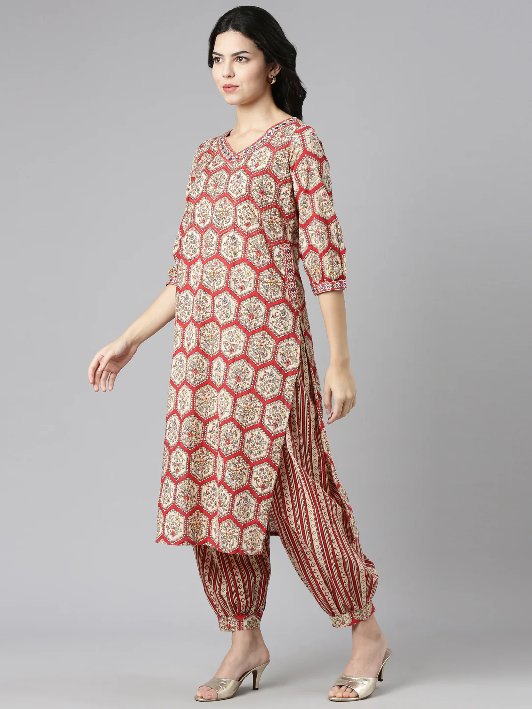 Neerus Red Regular Straight Printed Kurta And Salwar With Dupatta - Image 2