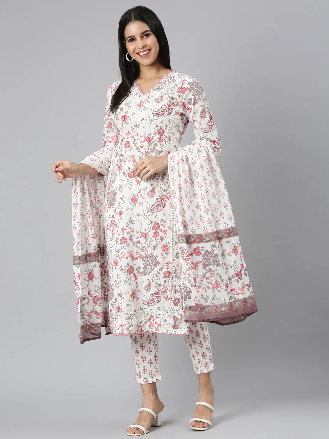 Neerus Red Regular Straight Printed Kurta and Trousers With Dupatta - Image 5