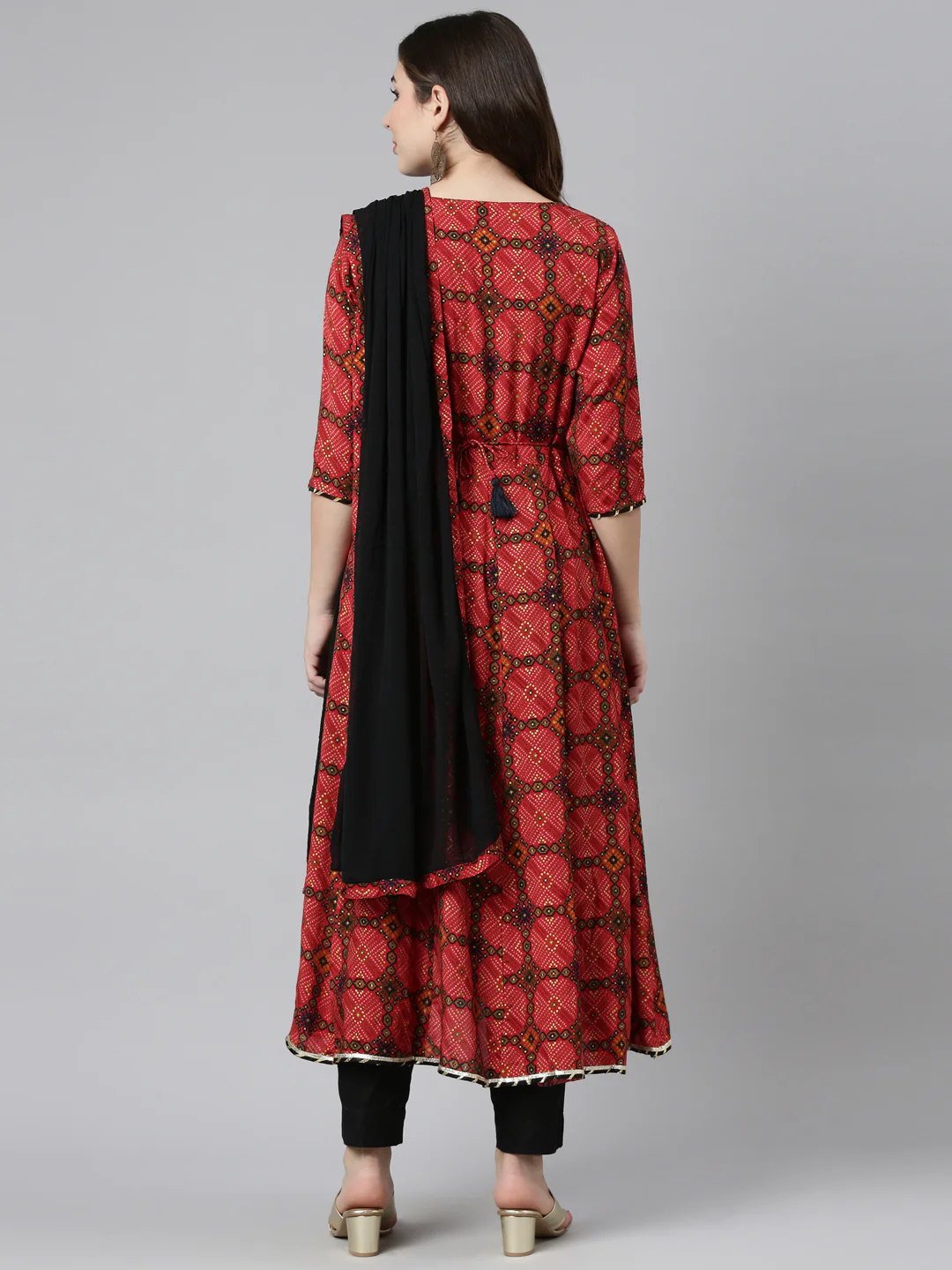 Neerus Red Regular Straight Printed Kurta And Trousers With Dupatta - Image 3
