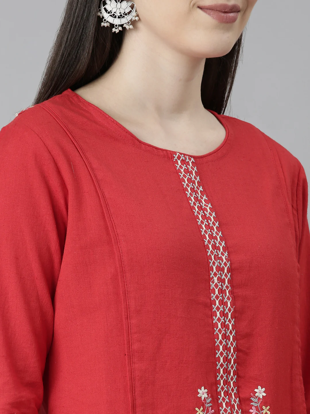 Neerus Red Regular Straight Solid Kurta And Trousers - Image 4