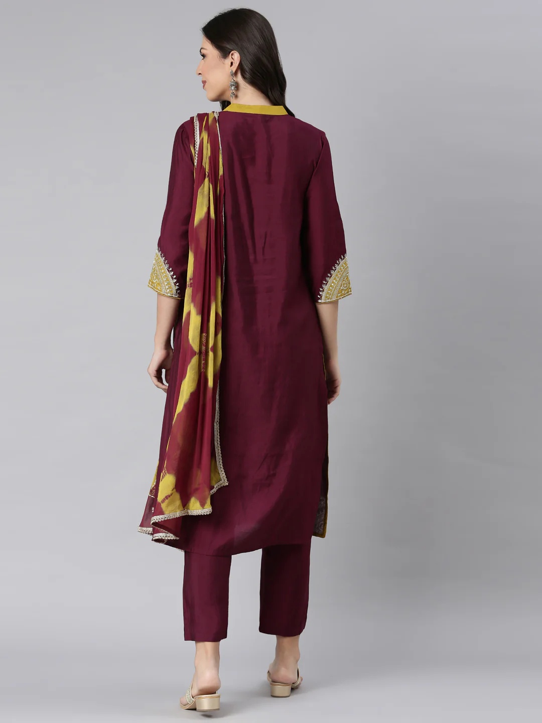 Neerus Red Solid Straight Kurta and Trousers With Dupatta - Image 3