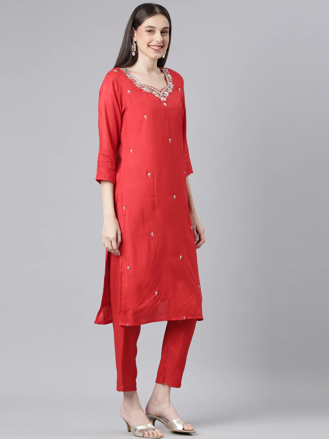 Neerus Red Solid Straight Kurta and Trousers With Dupatta - Image 2