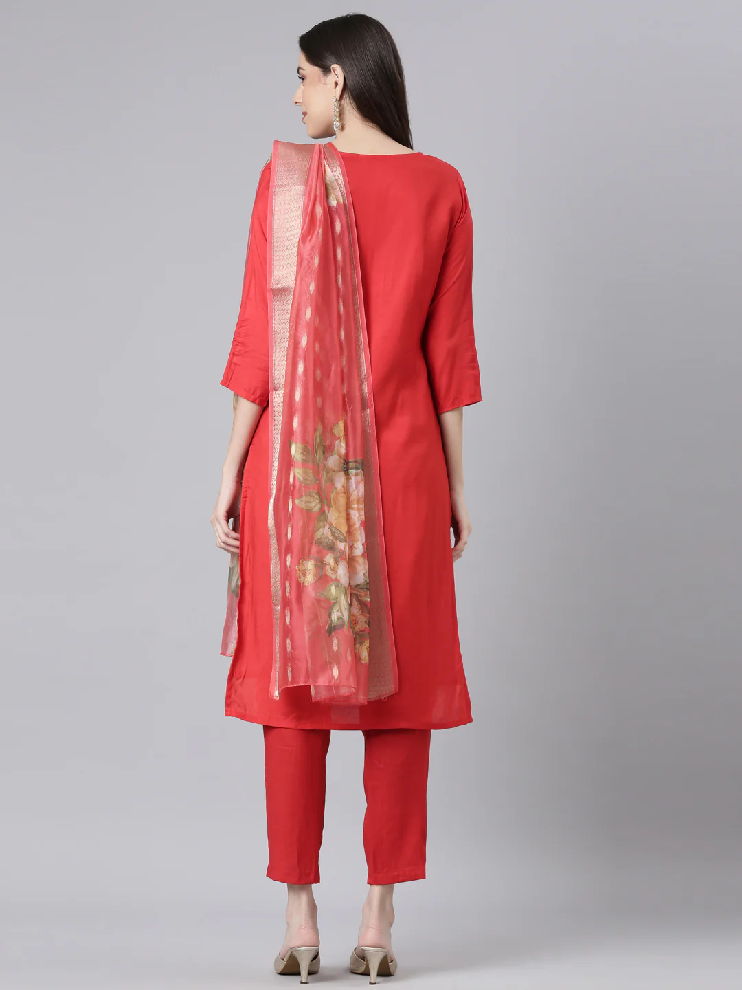 Neerus Red Solid Straight Kurta and Trousers With Dupatta - Image 3