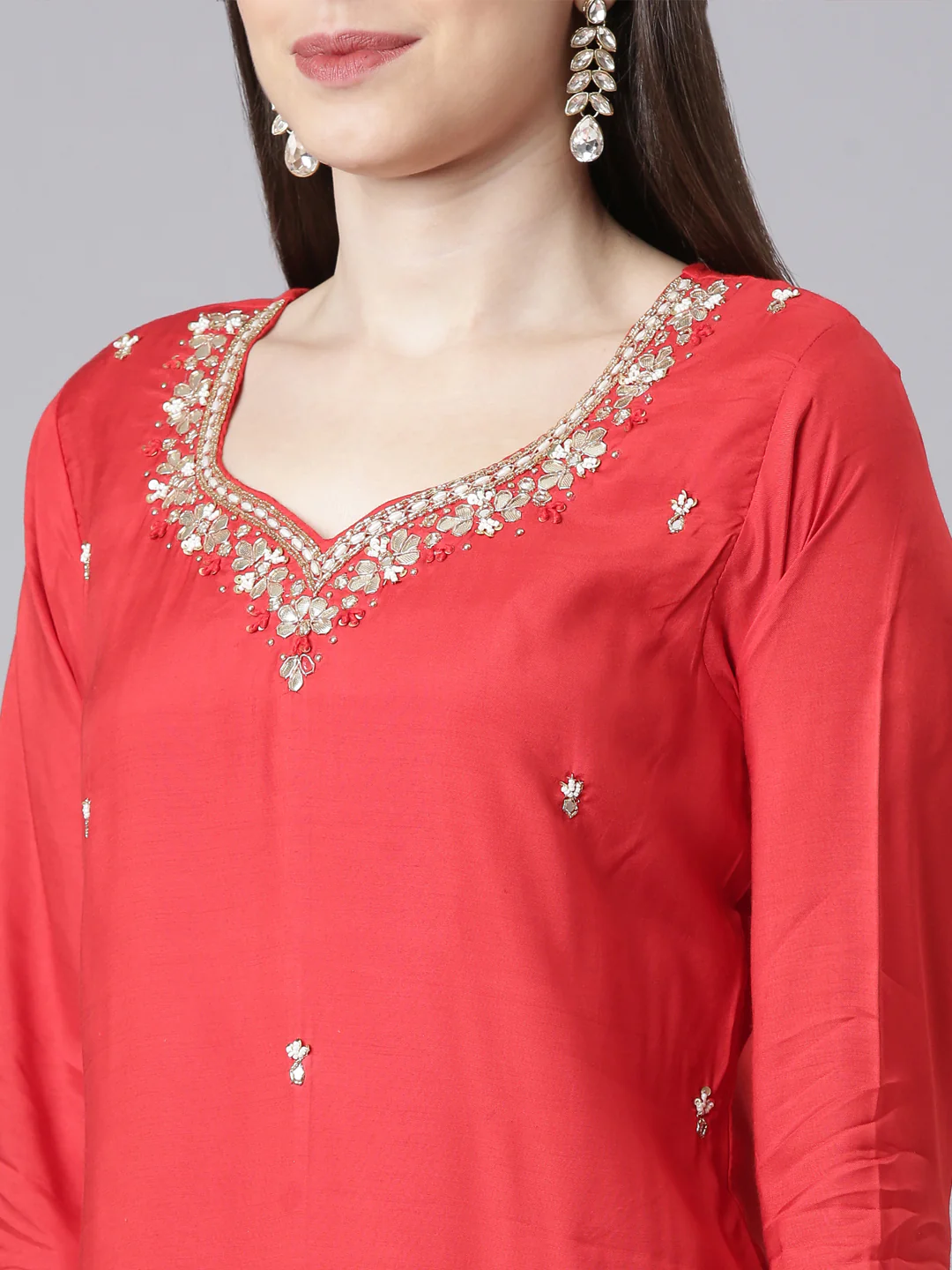 Neerus Red Solid Straight Kurta and Trousers With Dupatta - Image 4