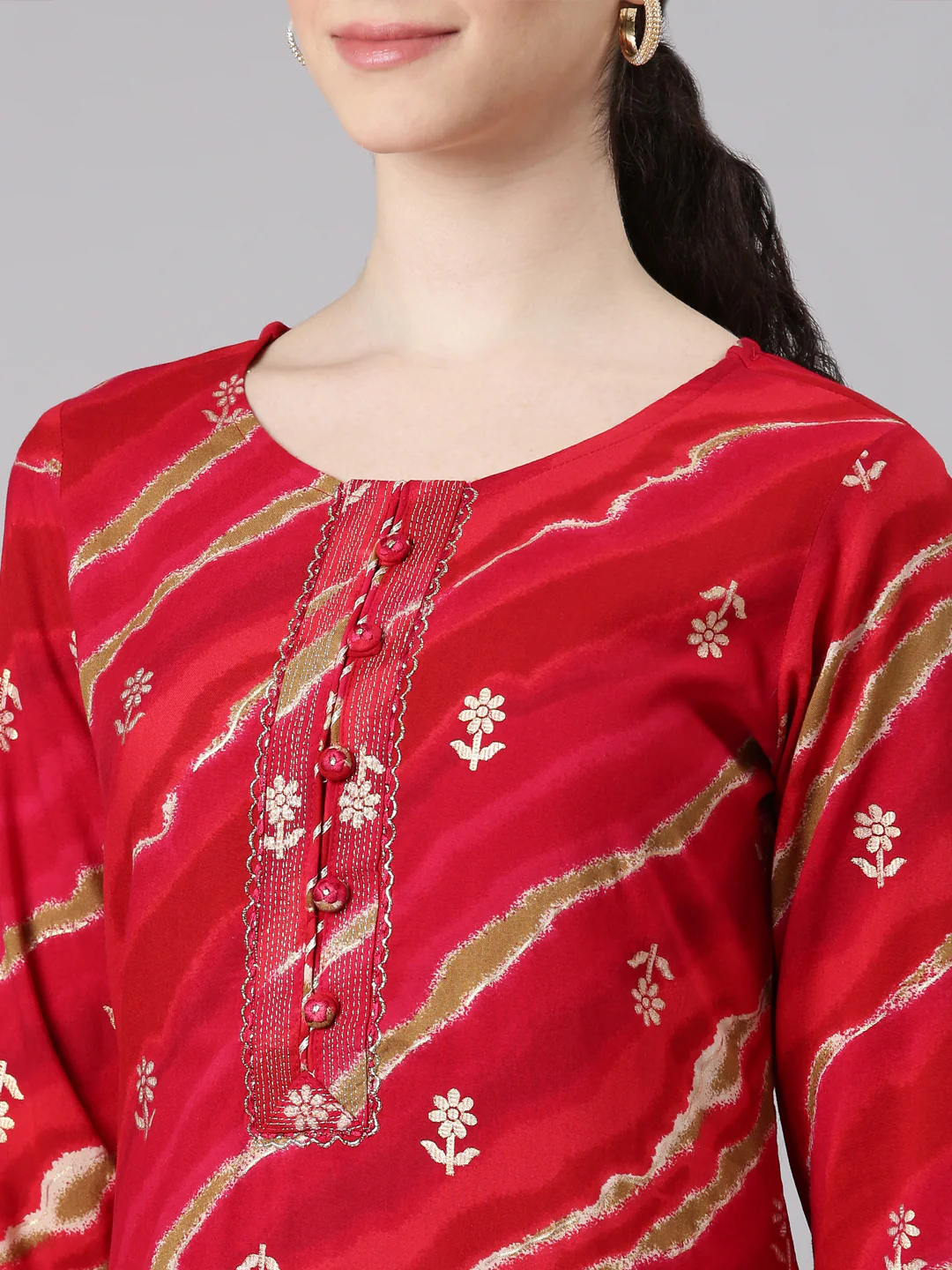 Neerus Red Straight Casual Striped Panelled Kurta - Image 4