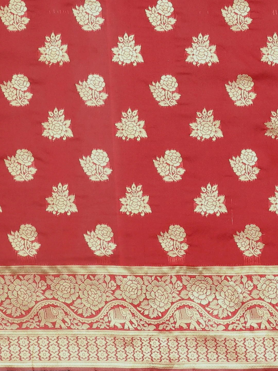 Neerus Red Textured Saree With Blouse - Image 3