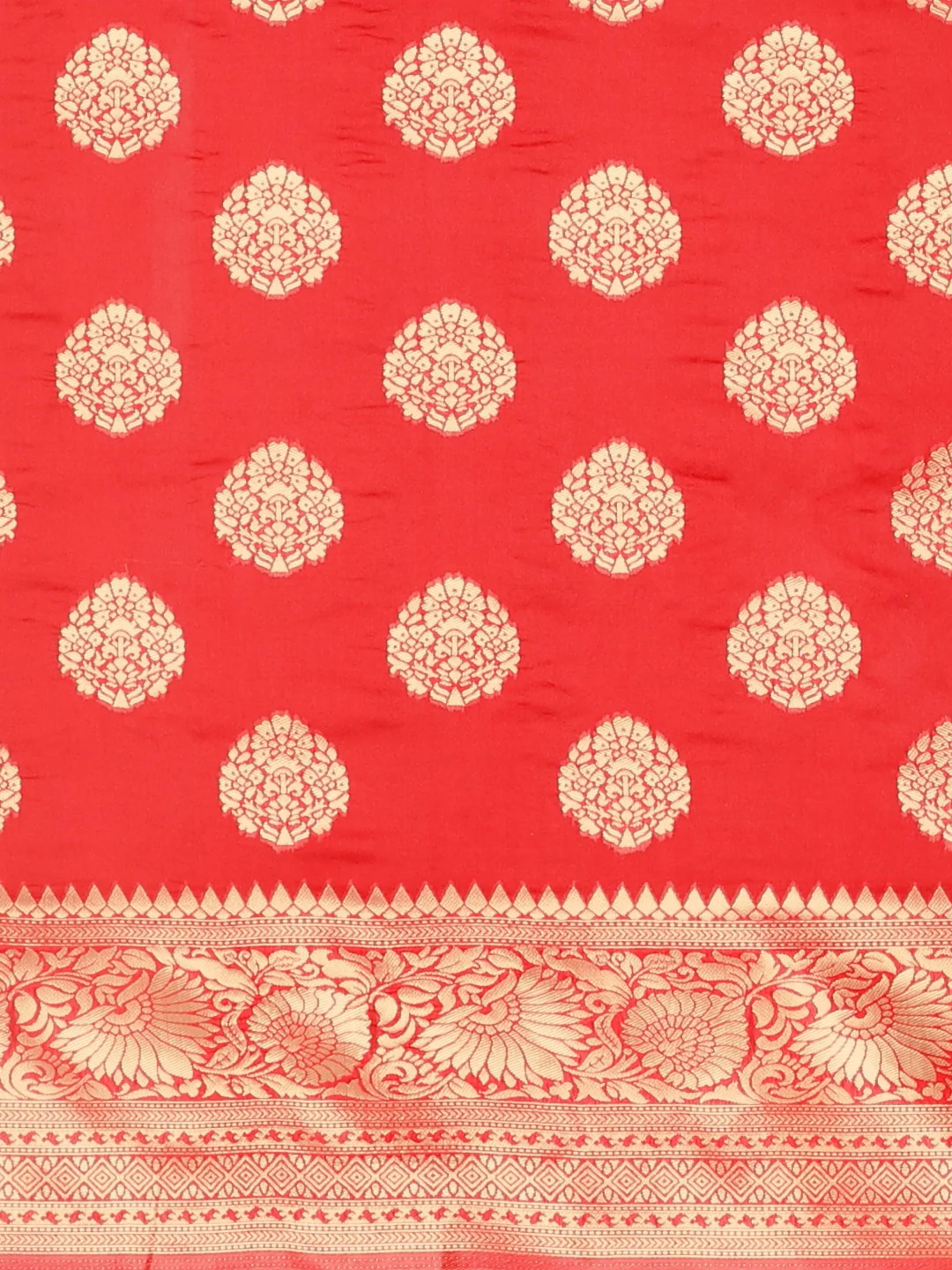Neerus Red Textured Saree With Blouse - Image 3
