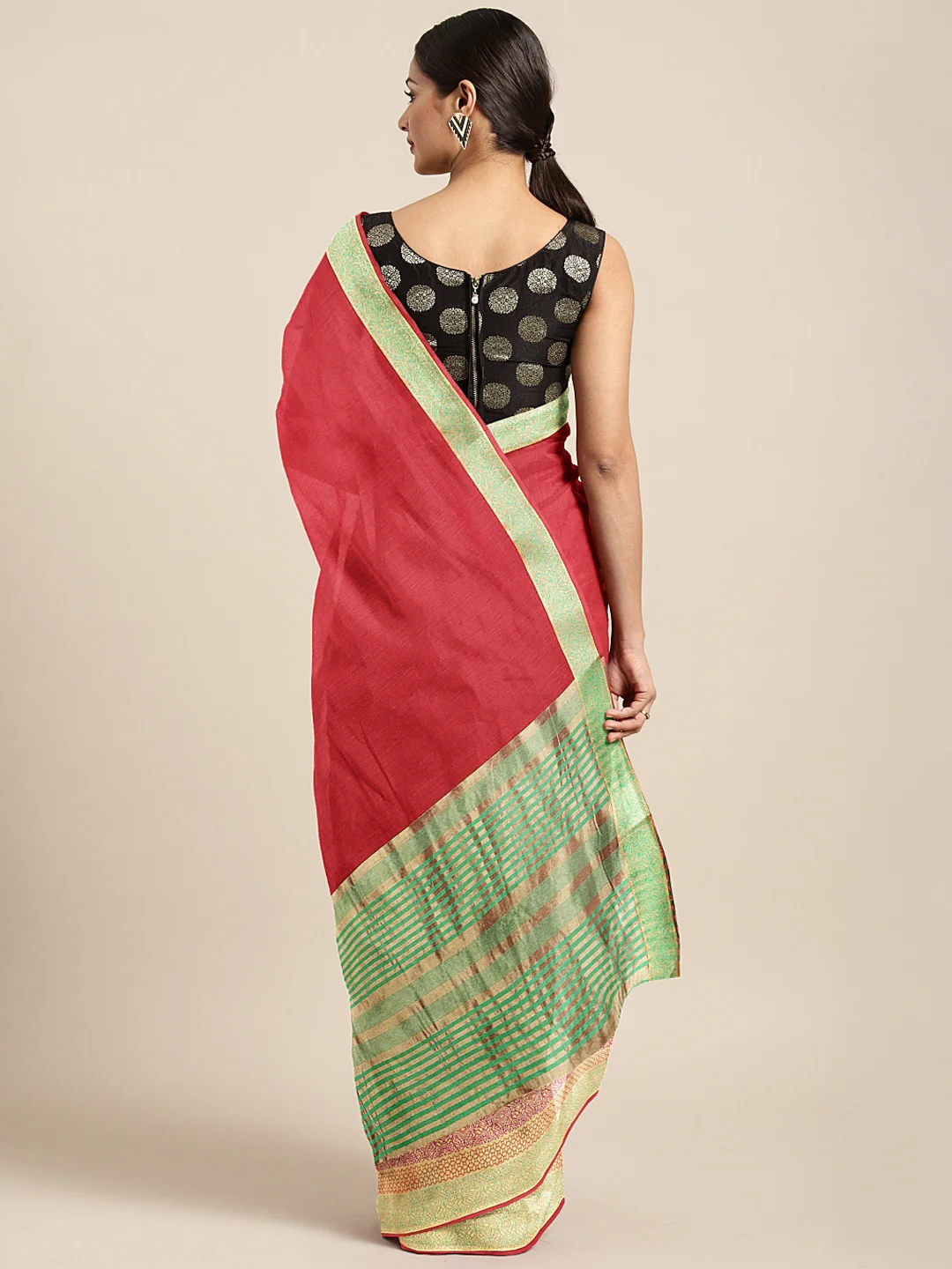 Neerus Red Textured Saree With Blouse - Image 2