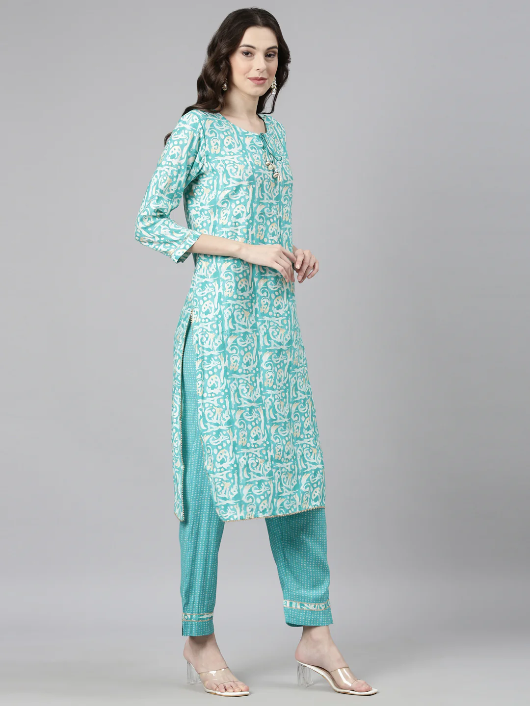 Neerus Sea Green Casual Textured Straight Kurta and Trousers With Dupatta - Image 3