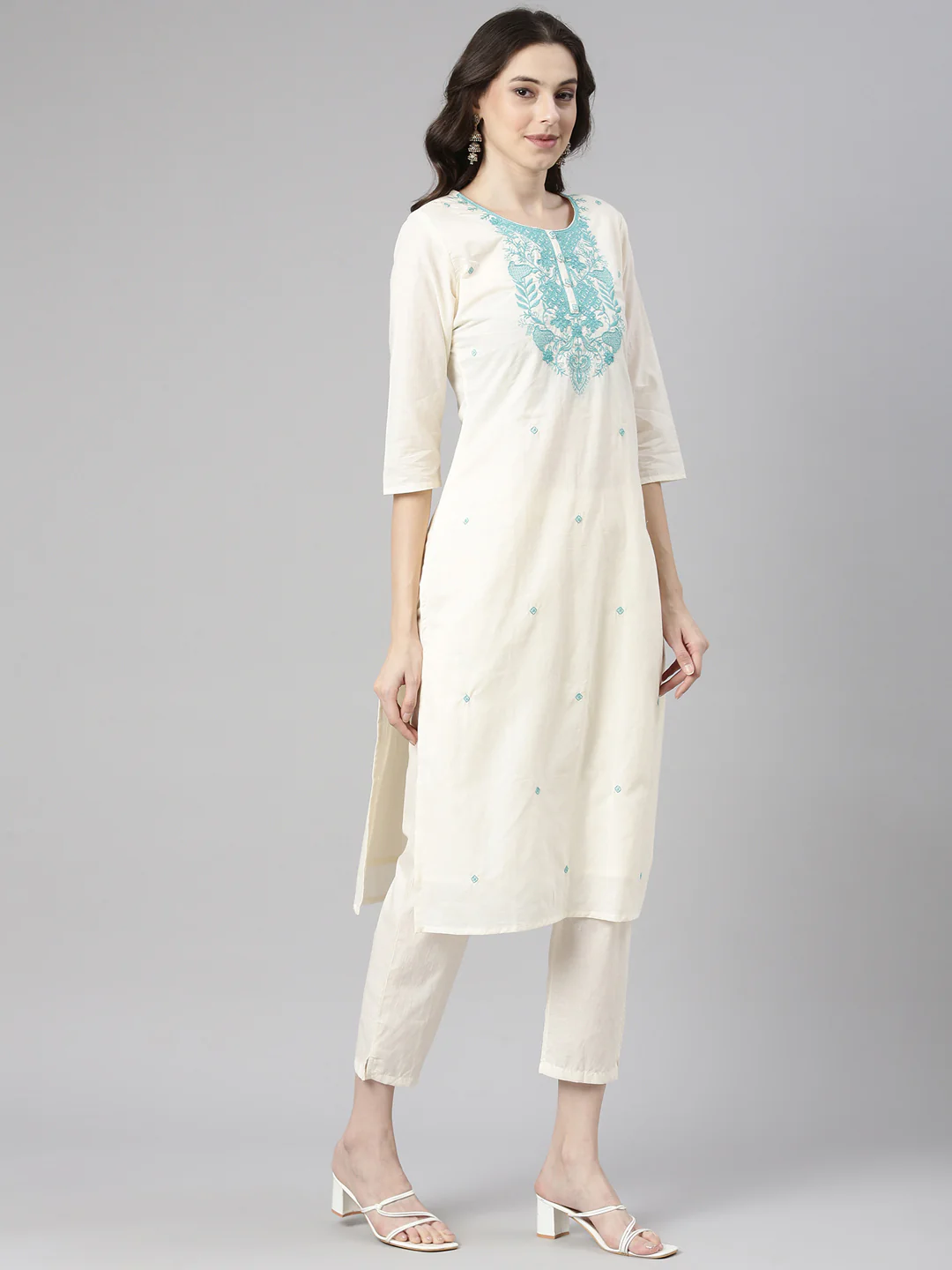 Neerus Sea Green Embroidered Straight Kurta and Trousers With Dupatta - Image 2