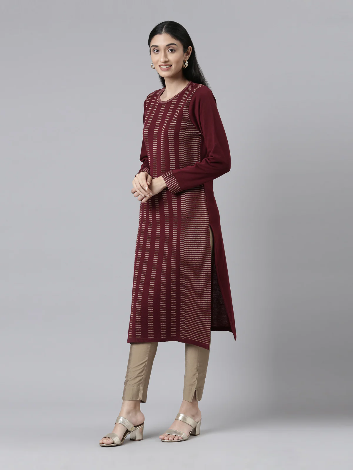 Neerus Winter Wear Striped Printed Acrylic Kurta For Women - Image 2
