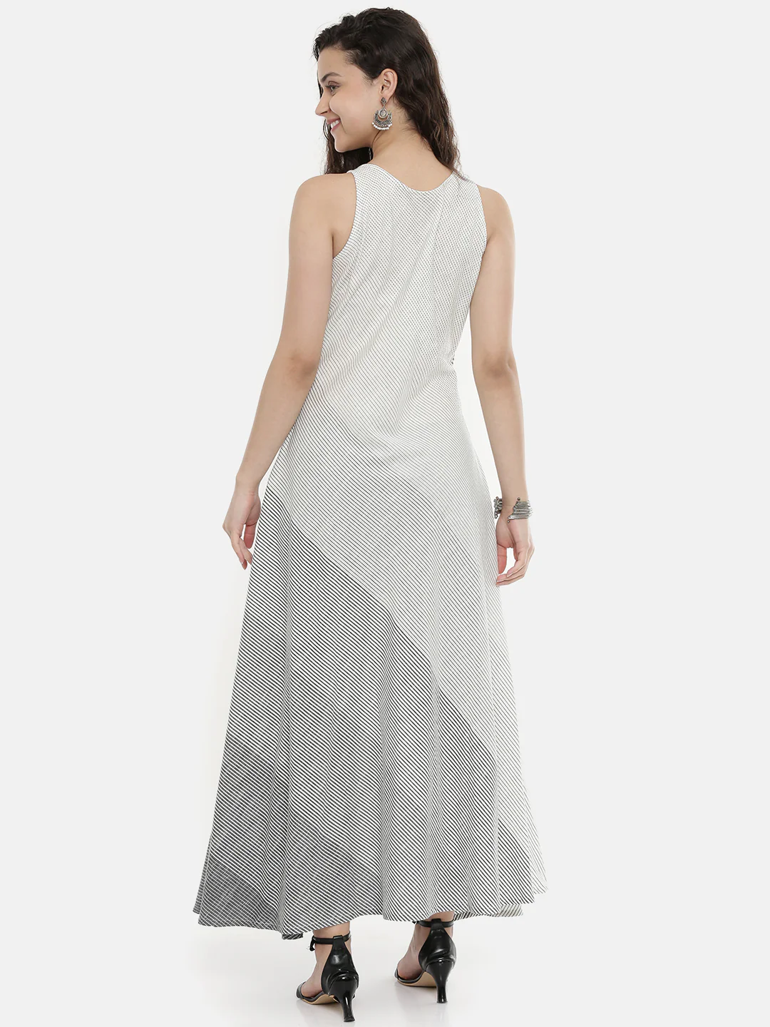 Neerus White Embellished Fit & Flare Kurta - Image 4