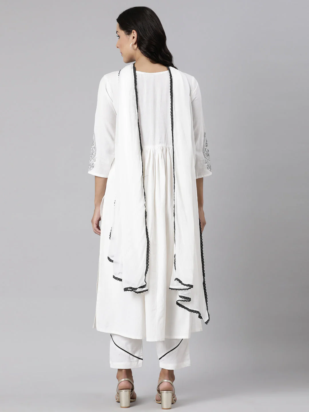 Neerus White Panelled Straight Printed Kurta And Trousers With Dupatta - Image 4
