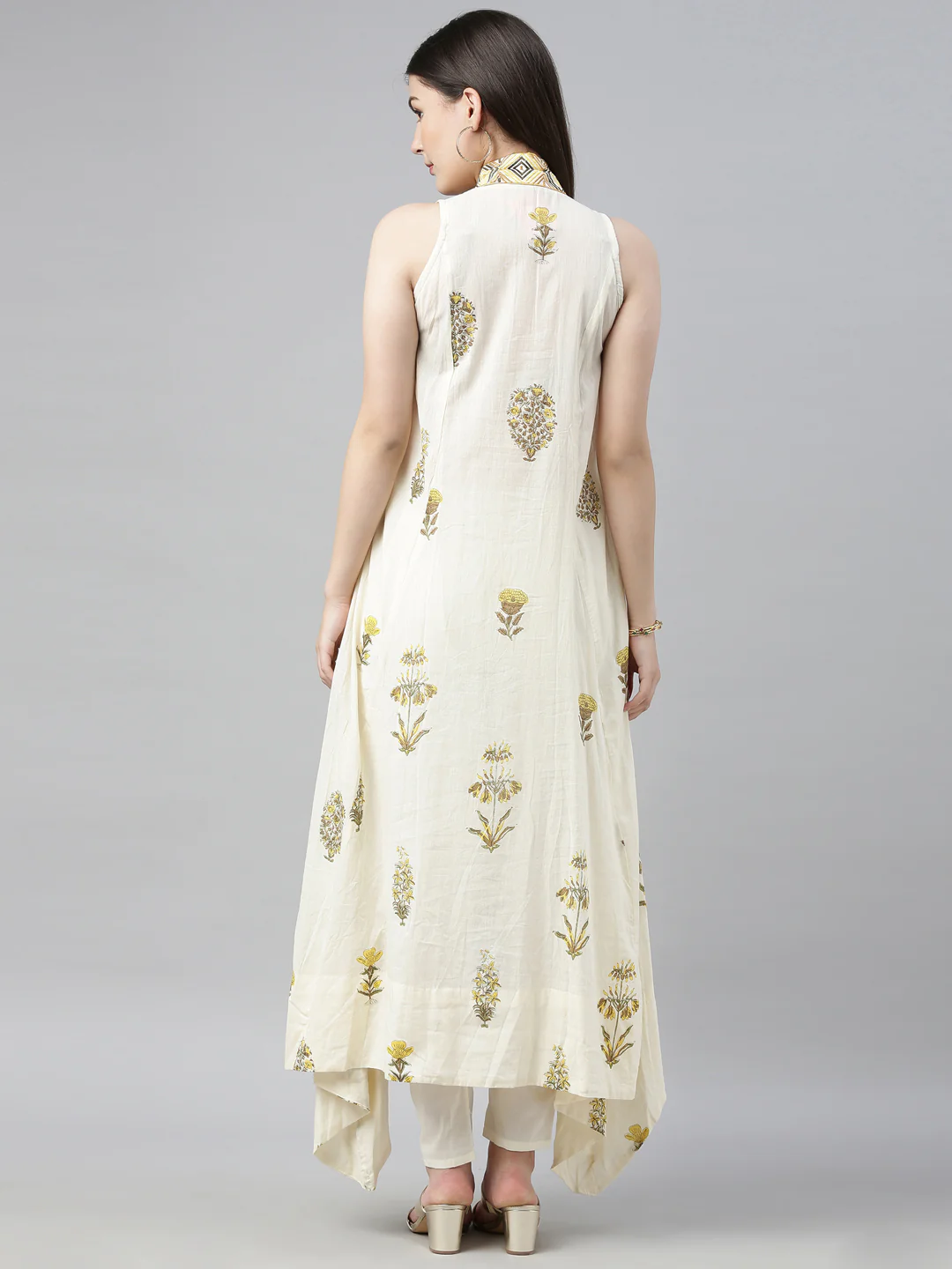 Neerus White Printed Kurta Pant Set - Image 5