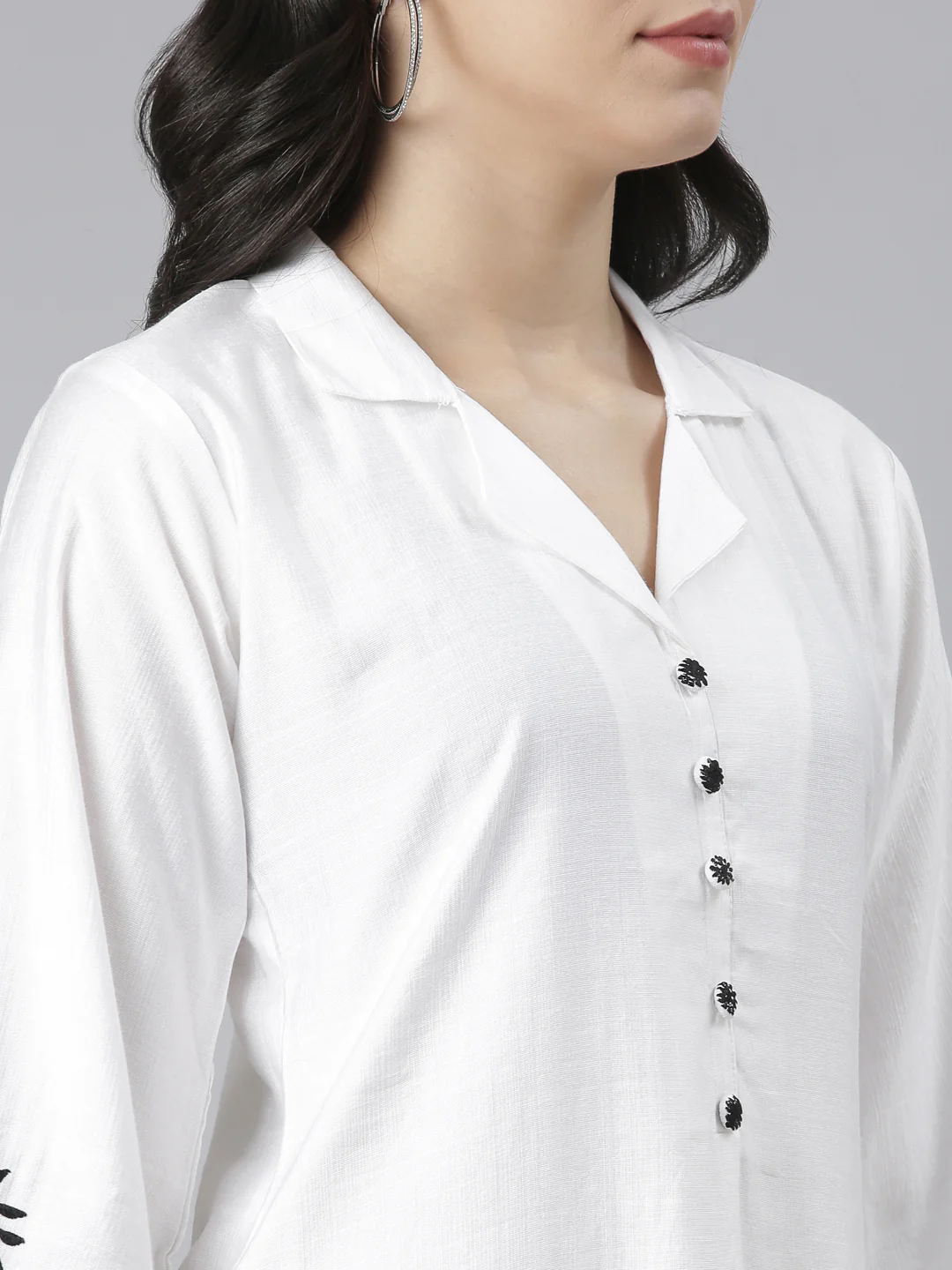 Neerus White Regular Straight Floral Kurta And Palazzos - Image 4