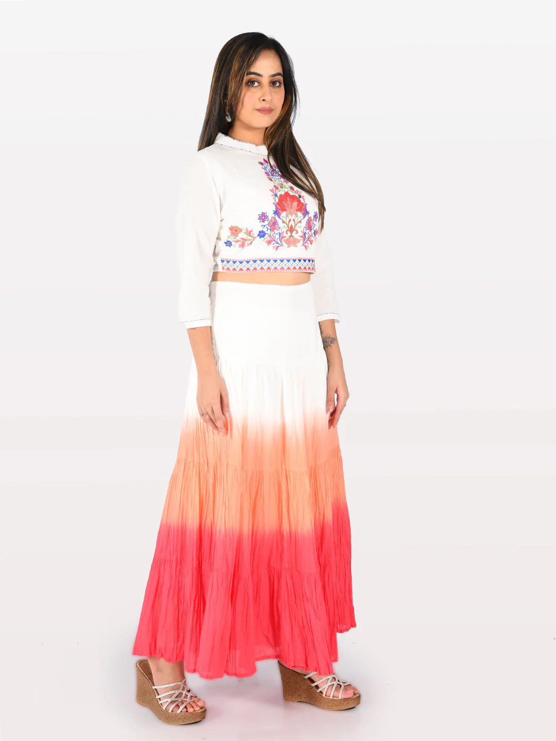 Neerus White Round Neck Crop Top