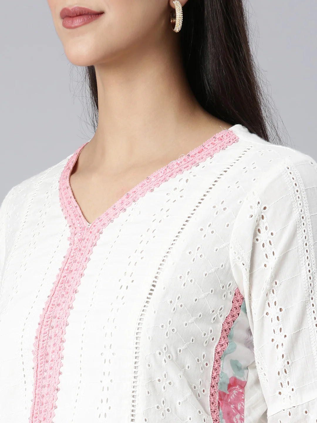 Neerus White Solid Straight Kurta and Trousers With Dupatta - Image 4