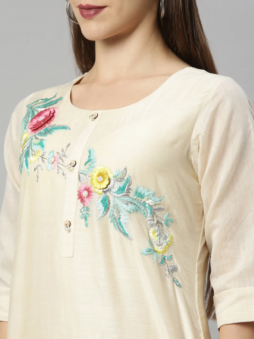 Neerus Women Beige  Pink Floral Embroidered Chanderi Silk Kurta - Image 4