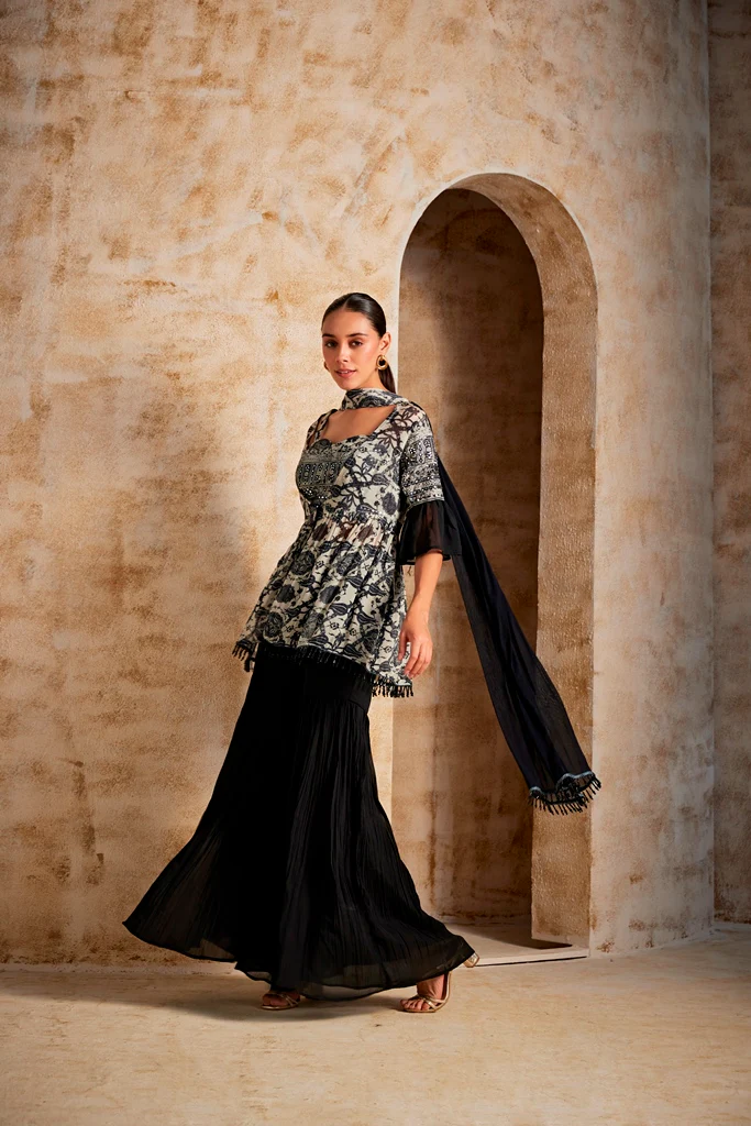 Neerus Women Black Colour Suit Set - Image 2