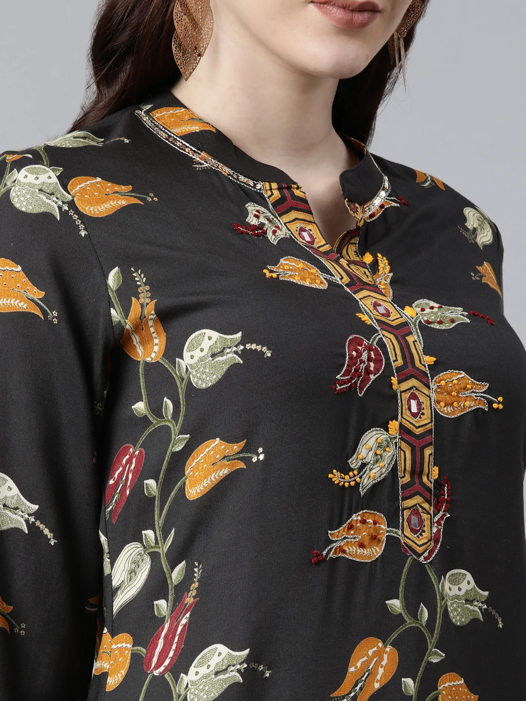 Neerus Women Black Cotton Floral Printed Kurta - Image 4