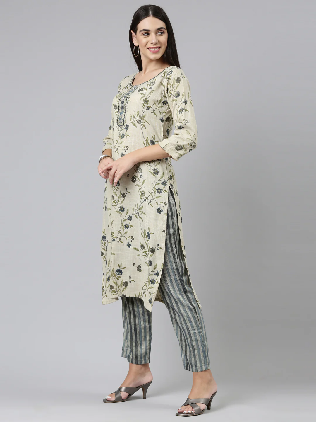 Neerus Women Blue Floral Printed Kurta with Trousers With Dupatta - Image 2