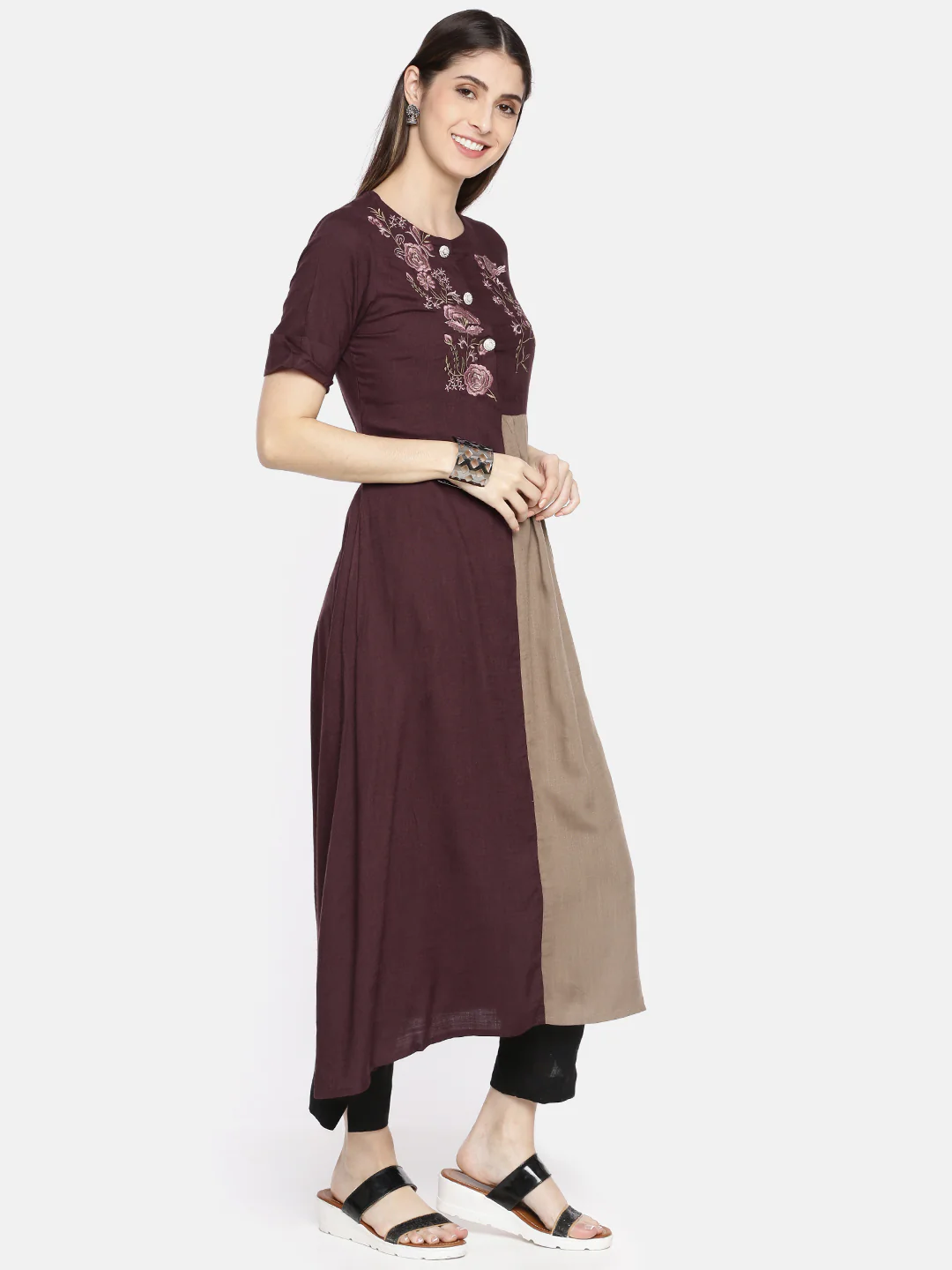 Neerus Women Burgundy Beige Colourblocked Straight Kurta - Image 3