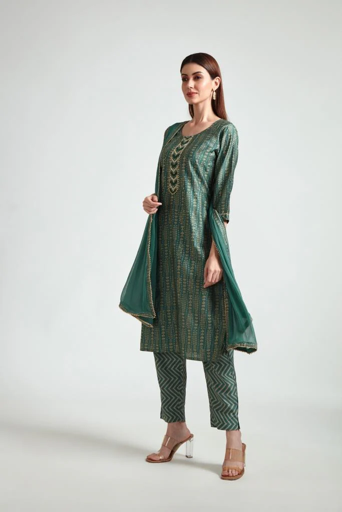 Neerus Women Green Printed Kurta with Trousers With Dupatta - Image 3