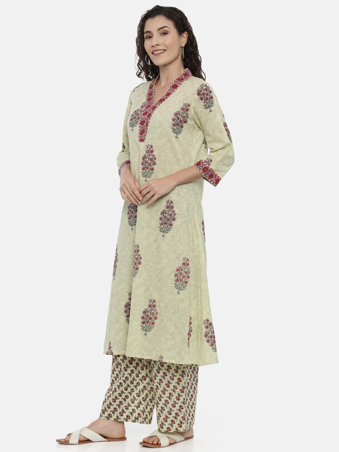 Neerus Women Green  Red Printed Kurta with Trousers - Image 2