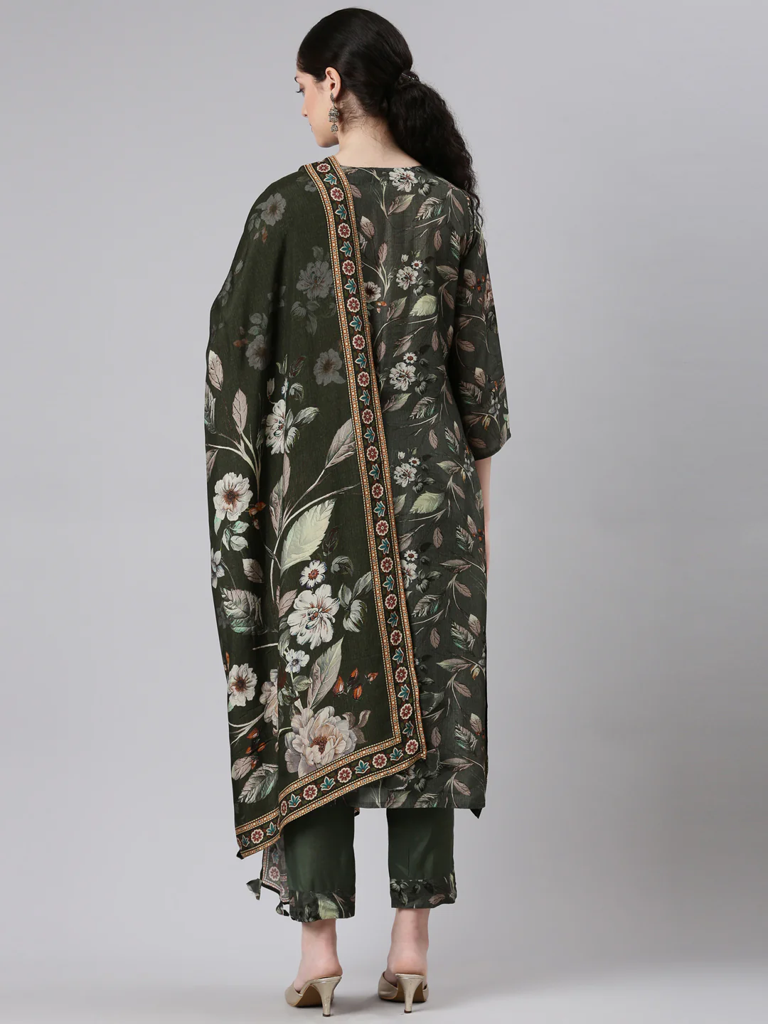 Neerus Women Green Straight Kurta and Trousers With Dupatta - Image 3