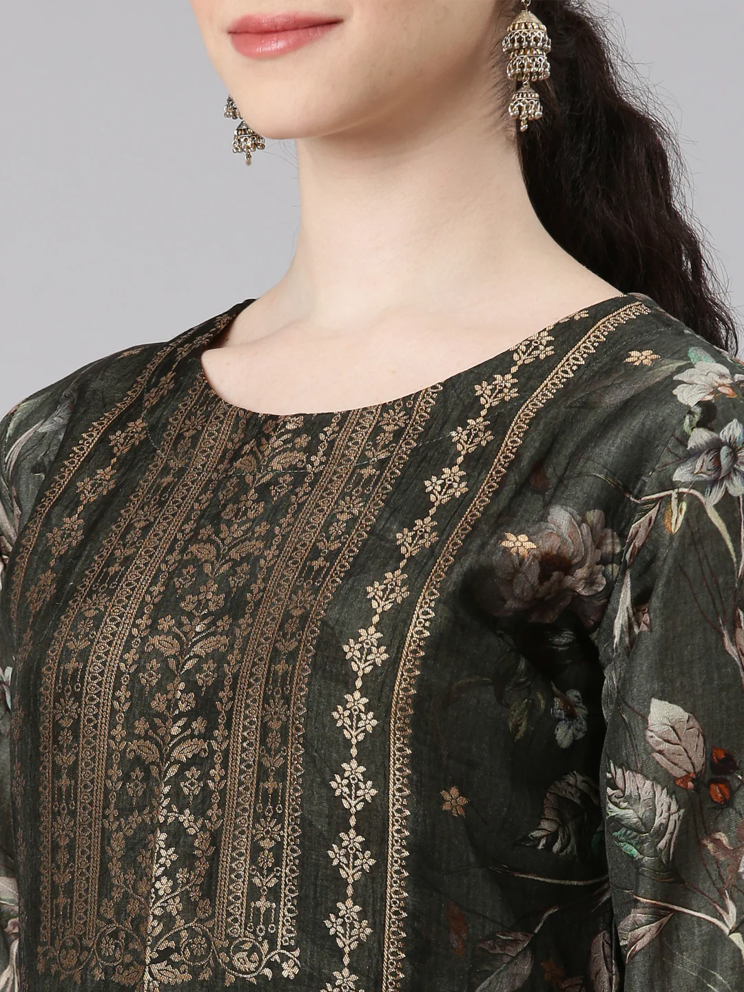 Neerus Women Green Straight Kurta and Trousers With Dupatta - Image 4