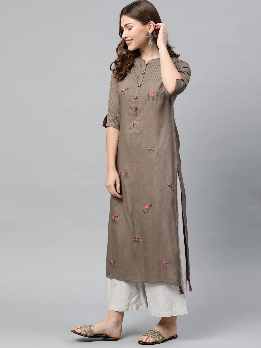 Neerus Women Grey Quirky Embroidered Straight Kurta - Image 3