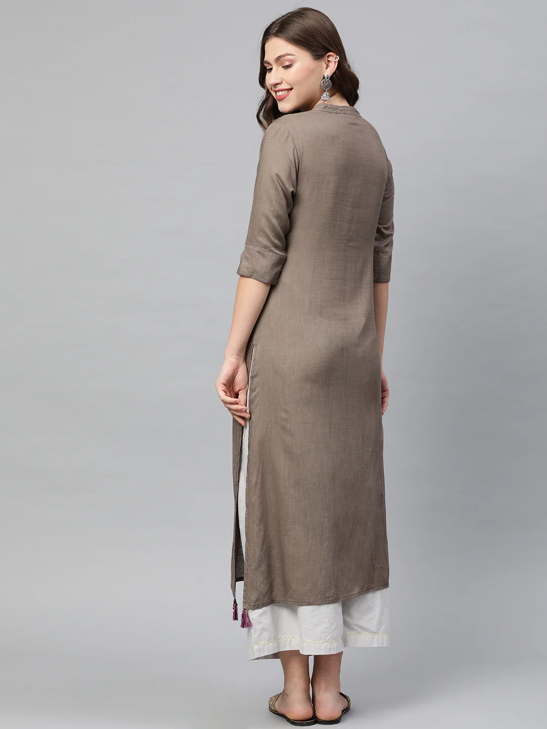 Neerus Women Grey Quirky Embroidered Straight Kurta - Image 4