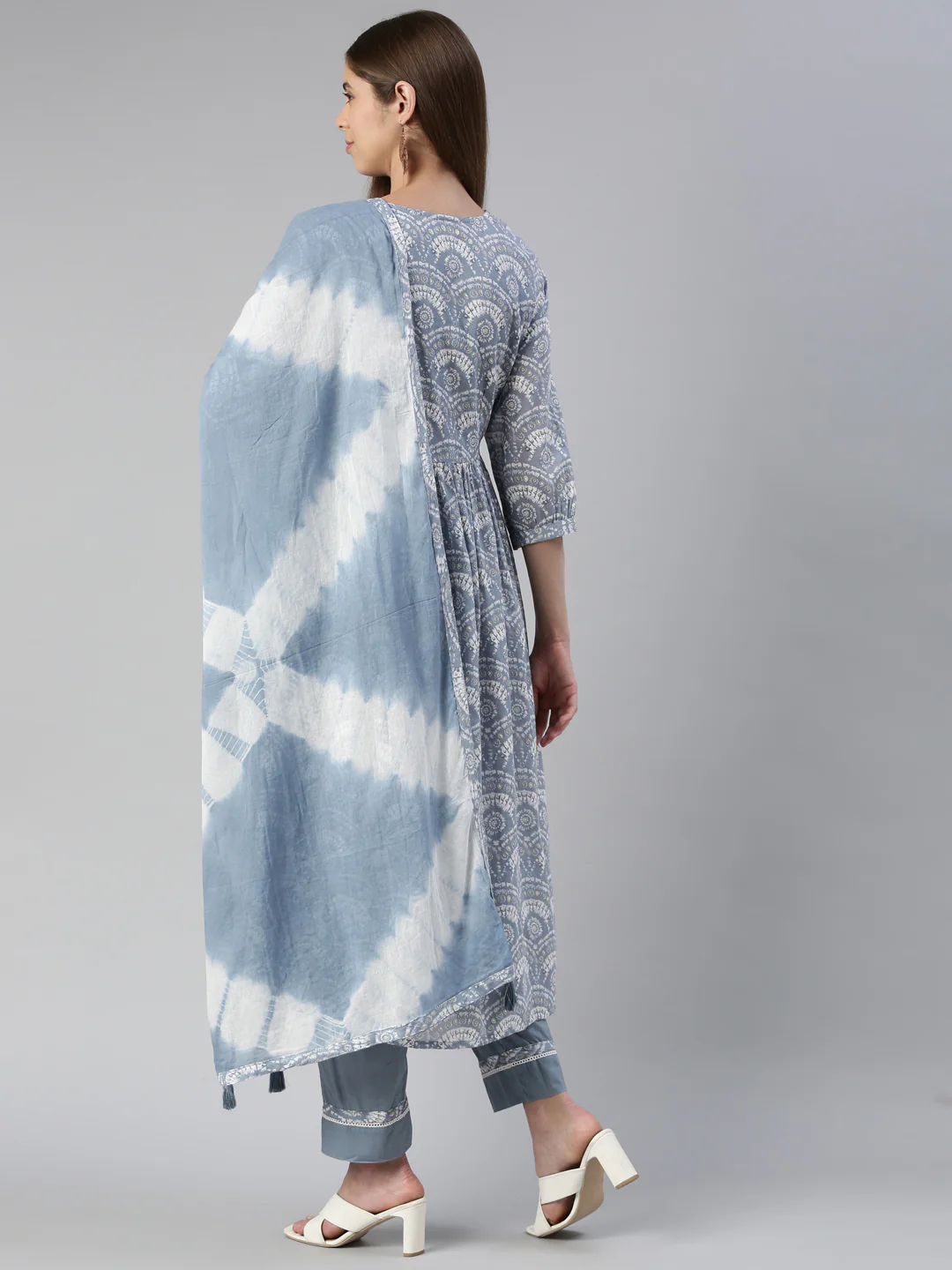 Neerus Women Indigo Solid Calf Length Kurta And Trousers With Dupatta - Image 3