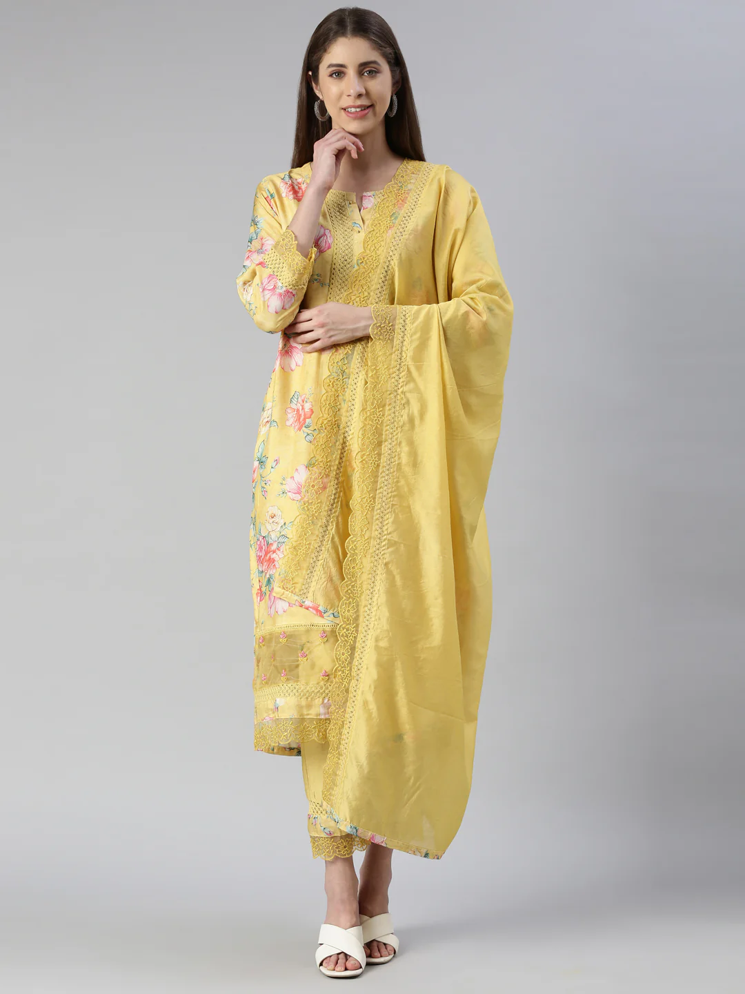 Neerus Women M Green Printed Calf Length Kurta And Trousers With Dupatta