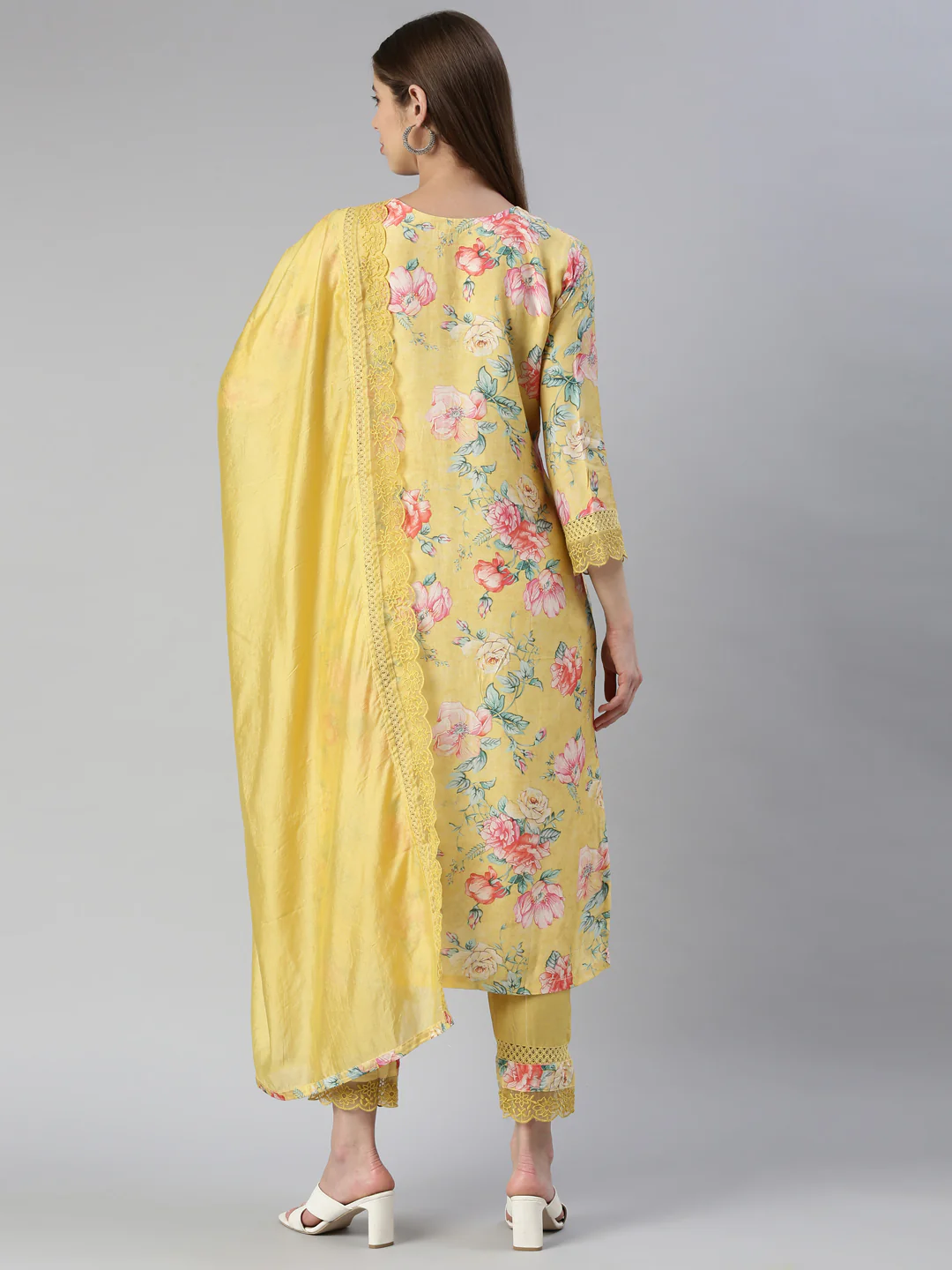 Neerus Women M Green Printed Calf Length Kurta And Trousers With Dupatta - Image 3