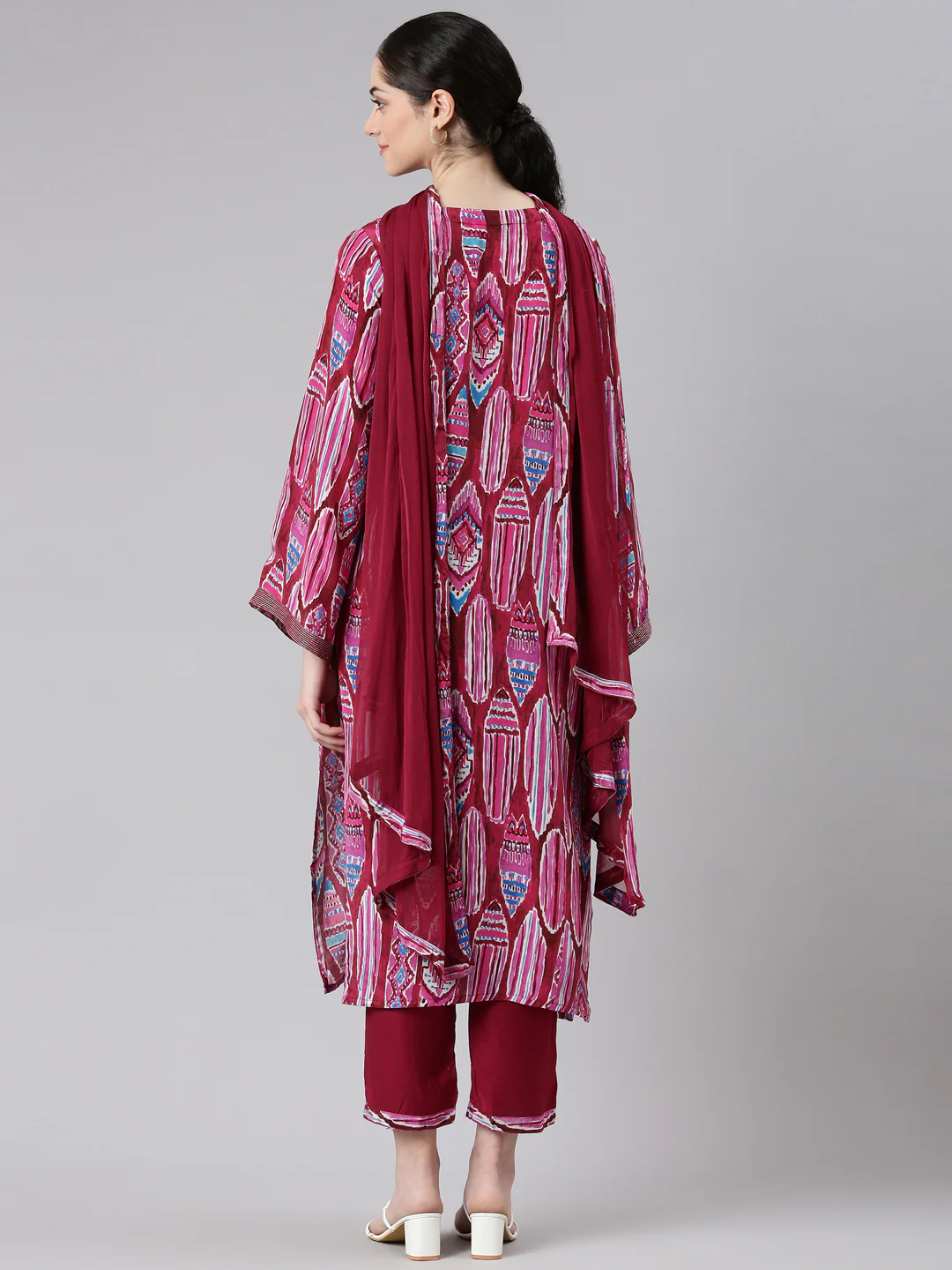 Neerus Women Magenta Straight Kurta and Trousers With Dupatta - Image 3